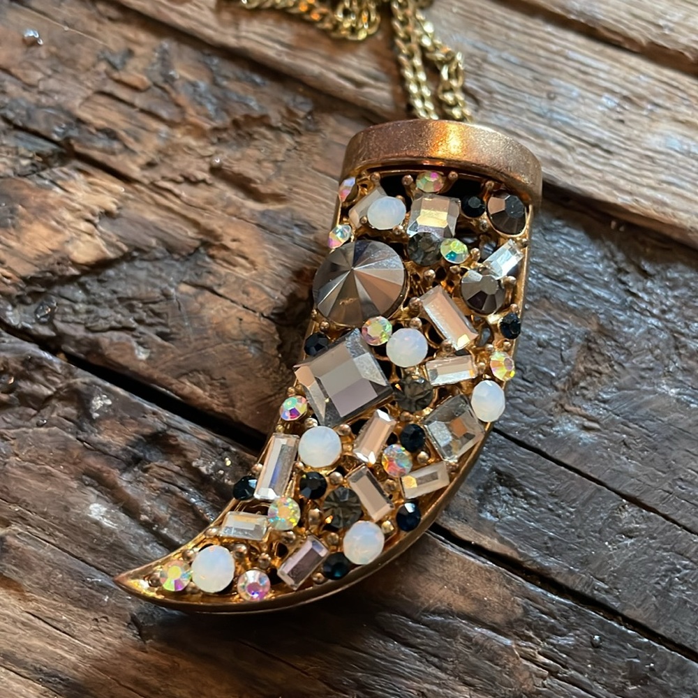 Vintage XL rhinestone crystal good luck horn necklace - Picture 2 of 13